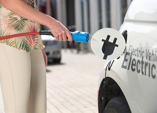 Elektroautos: Schon in fünf Jahren erwartet Bosch Akkus mit doppelter Energiedichte bei halbierten Kosten.  Foto:Auto-Medienportal.Net/Bosch